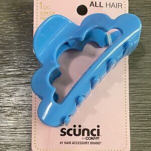 Scunci Vibrant Blue Hair Claw Clip